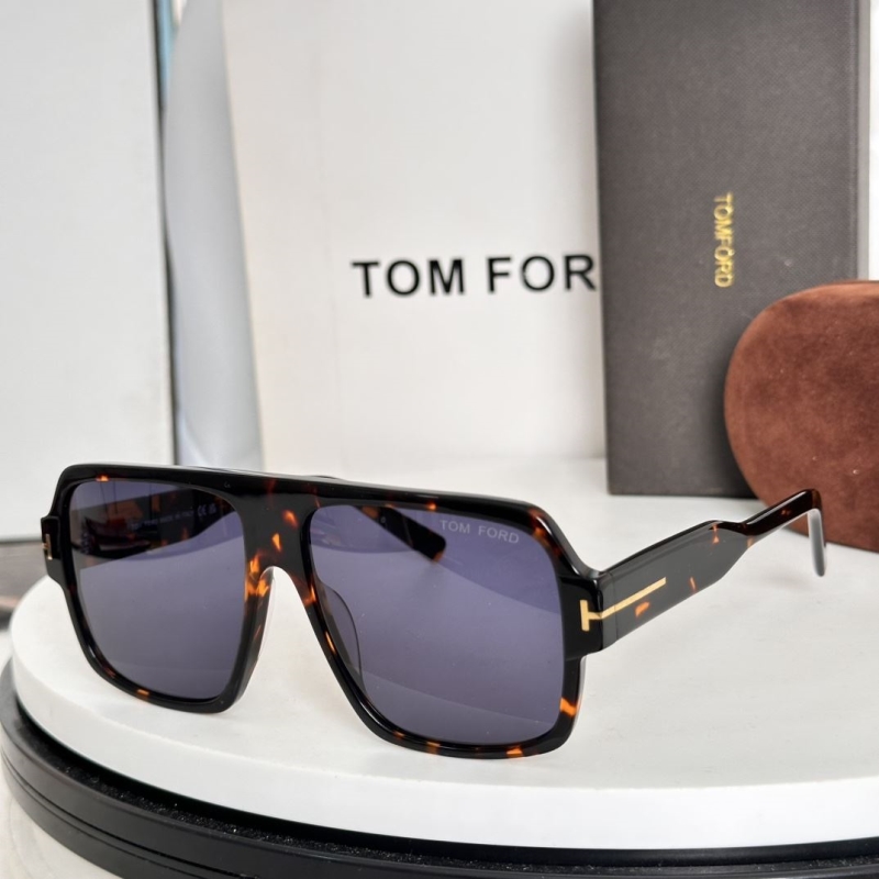 TOM FORD